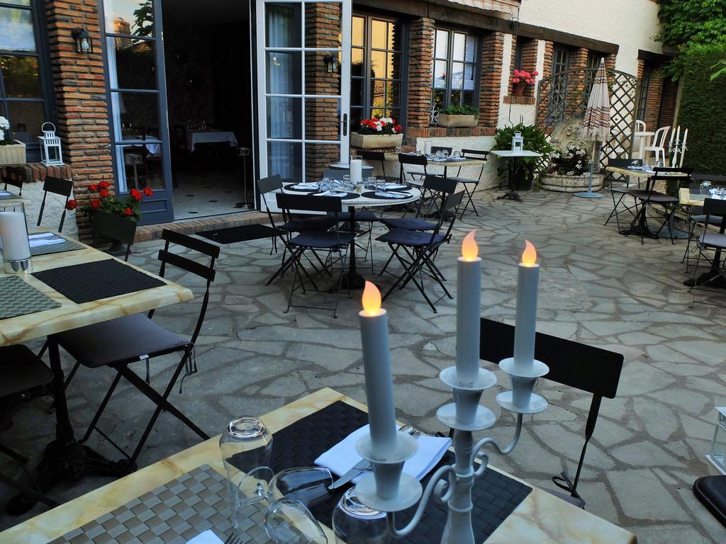 Auberge Du Grand Dauphin Dhuizon Exterior foto