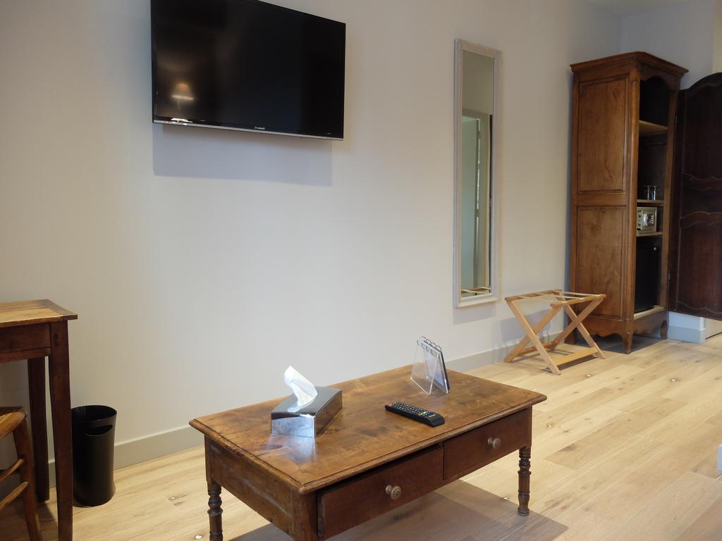 Auberge Du Grand Dauphin Dhuizon Habitación foto