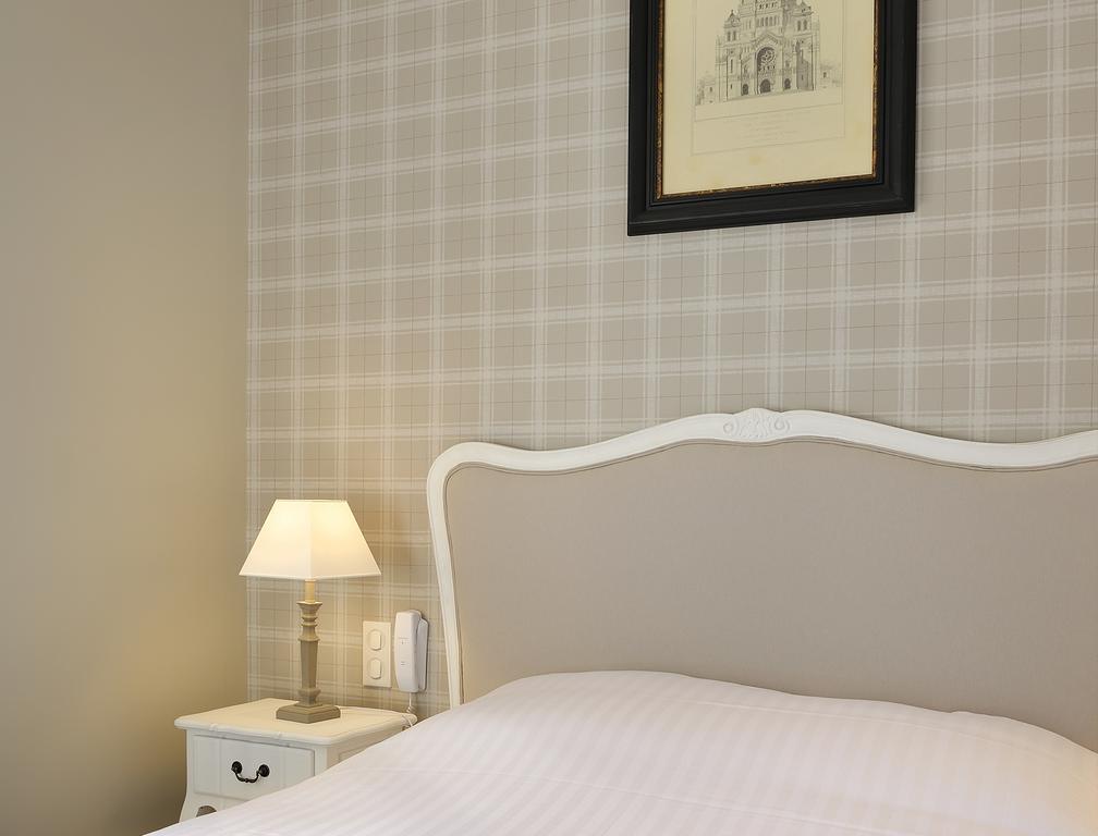 Auberge Du Grand Dauphin Dhuizon Habitación foto