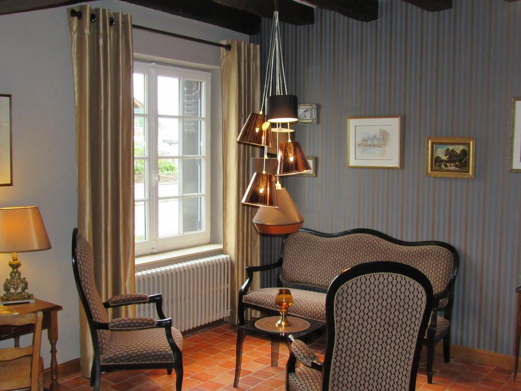 Auberge Du Grand Dauphin Dhuizon Exterior foto